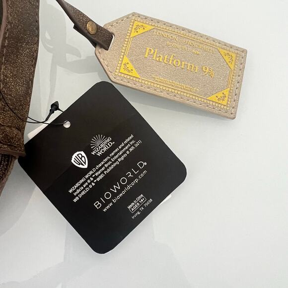 NWT Wizarding World Harry Potter Trunk Travel Bag Toiletry Bag Cosmetic Case - Picture 7 of 8